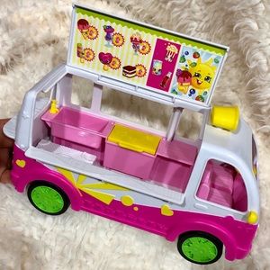PRICE FIRM NIB SHOPKINS ICE CREAM TRUCK